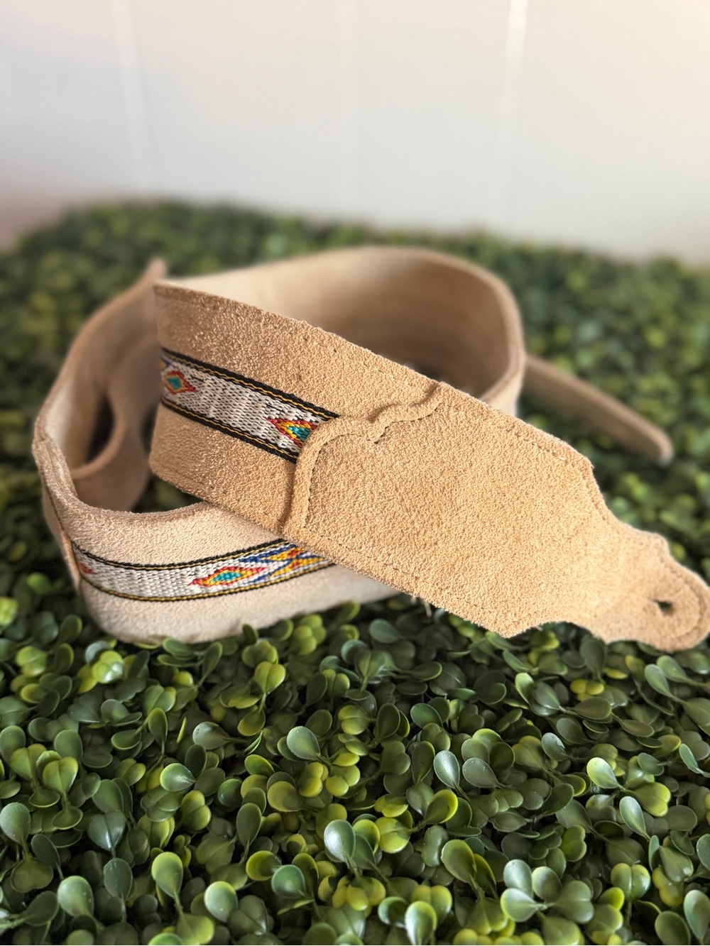 Franklin Southwest Suede Guitar Strap in Honey